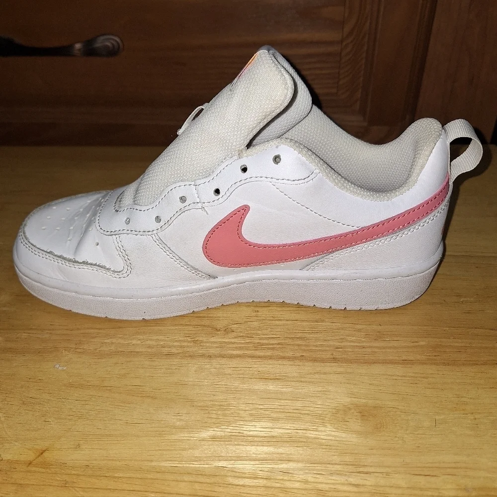 Nike Court Low Pink/white Kids Sneakers In A Youth Size 5. Unisex. EUC.